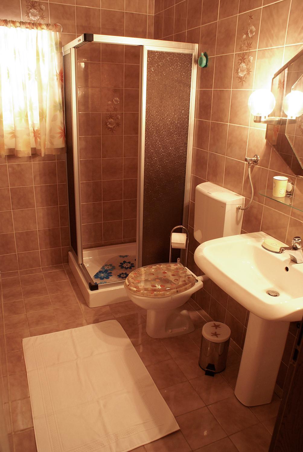 Apartmani Ribarica**** Karlobag Bagian luar foto