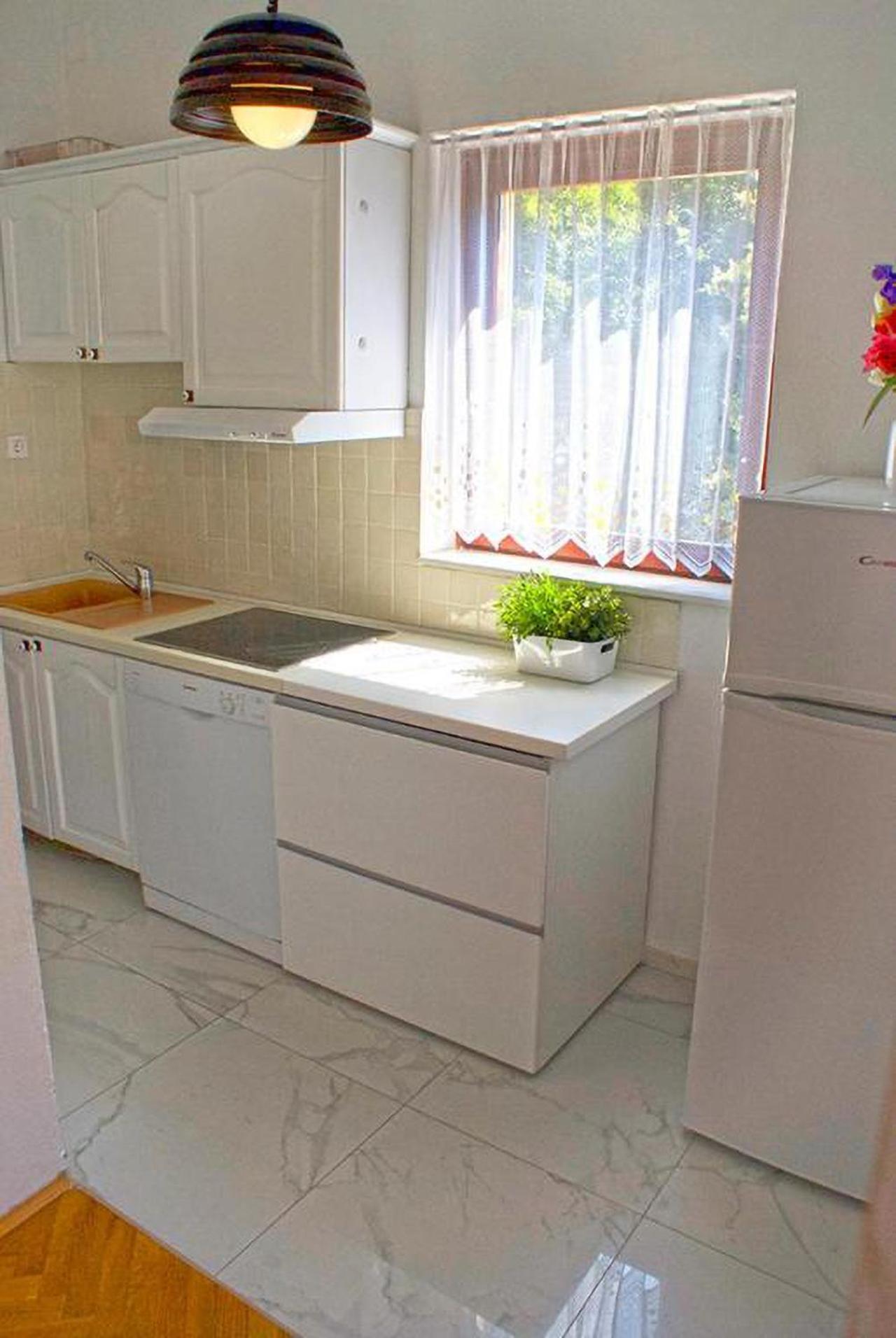 Apartmani Ribarica**** Karlobag Bagian luar foto