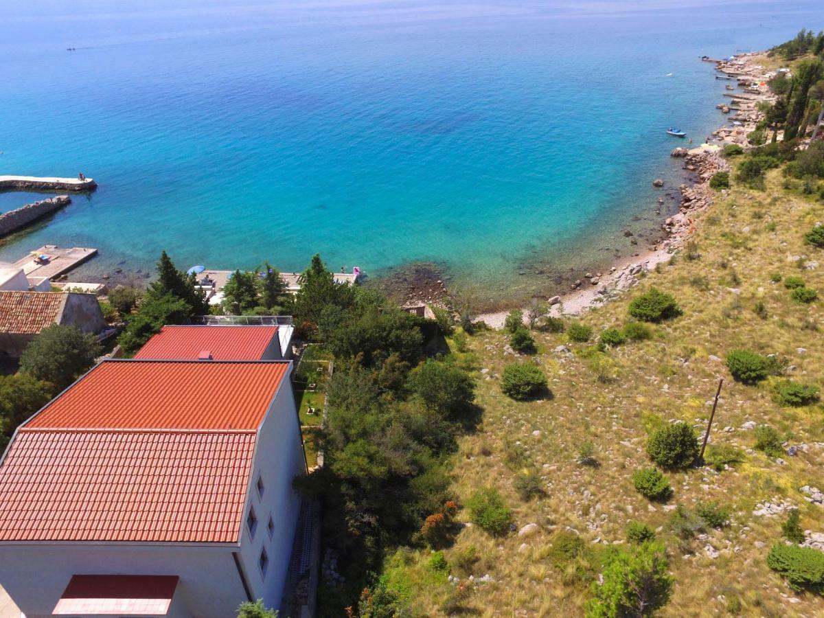 Apartmani Ribarica**** Karlobag Bagian luar foto