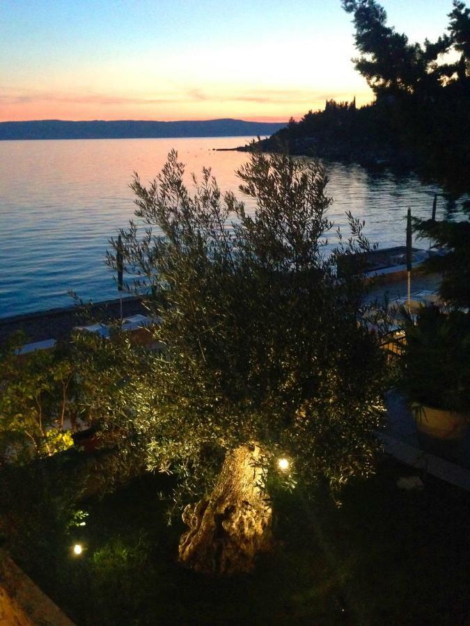 Apartmani Ribarica**** Karlobag Bagian luar foto