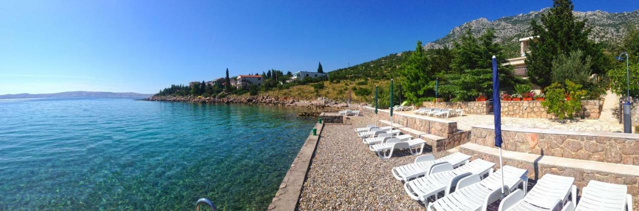 Apartmani Ribarica**** Karlobag Bagian luar foto