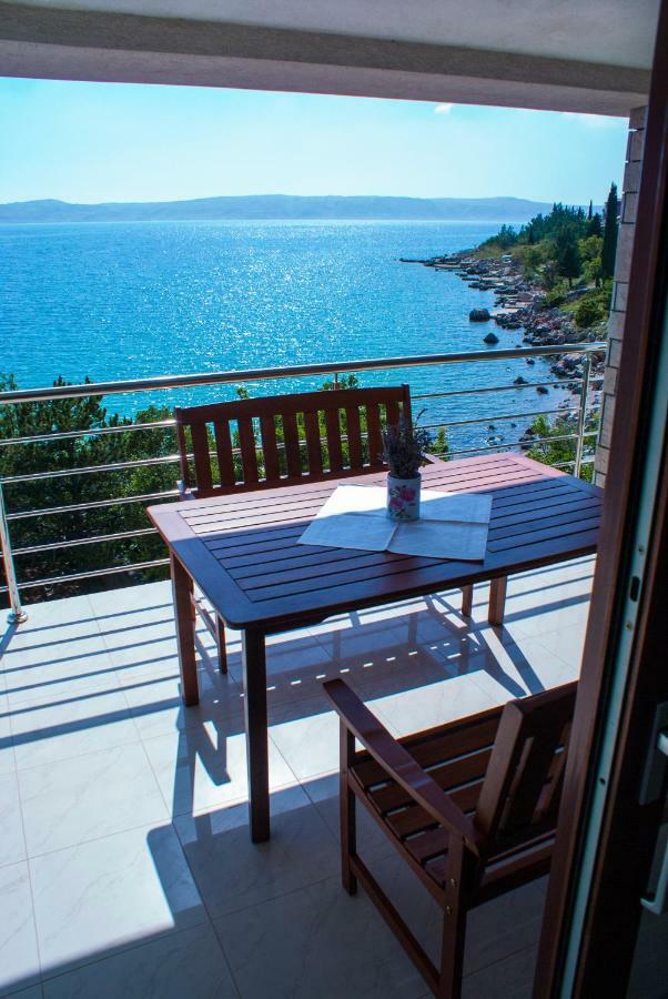 Apartmani Ribarica**** Karlobag Bagian luar foto