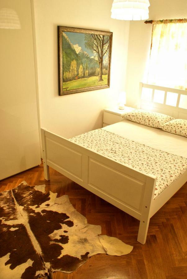 Apartmani Ribarica**** Karlobag Bagian luar foto